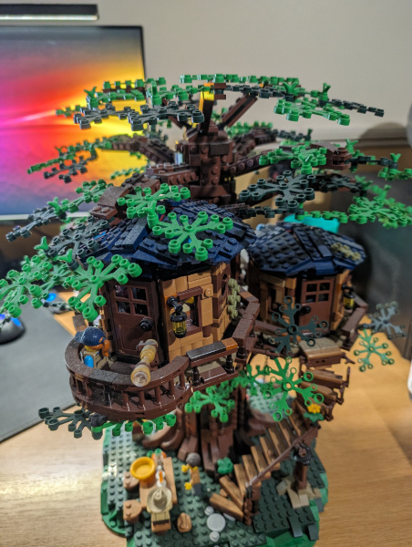 LEGO Tree House